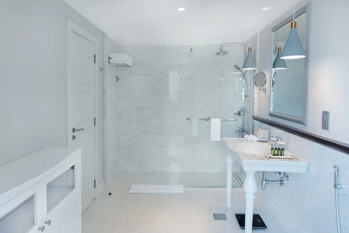 سرویس بهداشتی و حمام هتل رکسوس باب البحر دبی